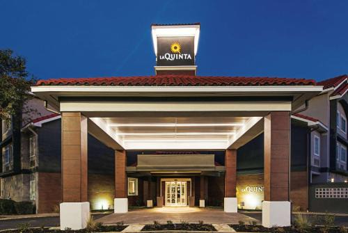 North Burnet Hotel | La Quinta by Wyndham Austin at The Domain