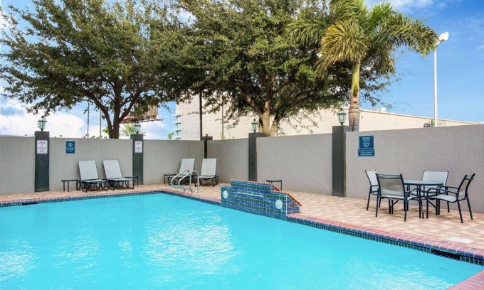 Mission Hotel | La Quinta by Wyndham Mission at West McAllen
