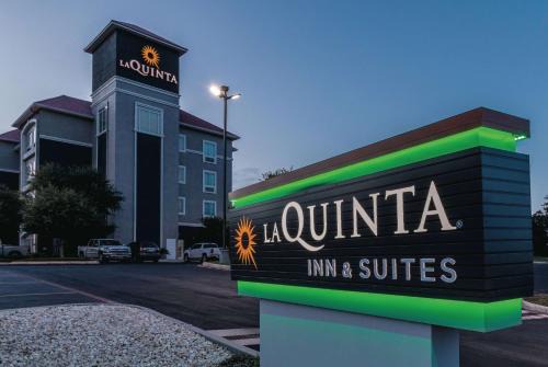 San Antonio Hotel | La Quinta by Wyndham San Antonio Northwest