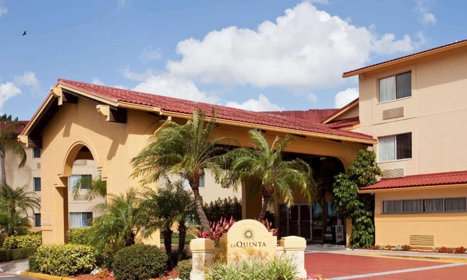 Clearwater Hotel | La Quinta by Wyndham St. Pete-Clearwater Airport