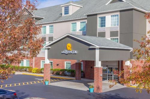 Pawcatuck Hotel | La Quinta by Wyndham Stonington-Mystic Area