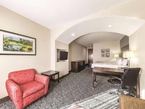 Catoosa Hotel | La Quinta by Wyndham Tulsa - Catoosa
