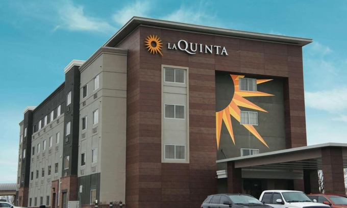 Wichita Hotel | La Quinta by Wyndham Wichita Airport