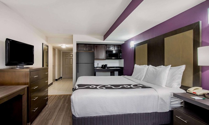 West Long Branch Hotel | La Quinta Inn by Wyndham West Long Branch/NJ Shore Area