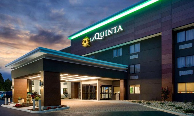 Salem Hotel | La Quinta Inn by Wyndham Roanoke Salem