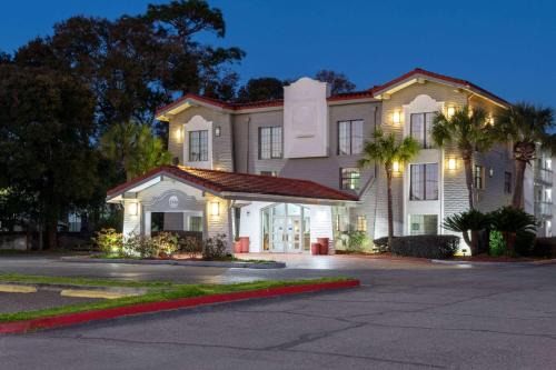 Northeast Pensacola Hotel | La Quinta Inn by Wyndham Pensacola