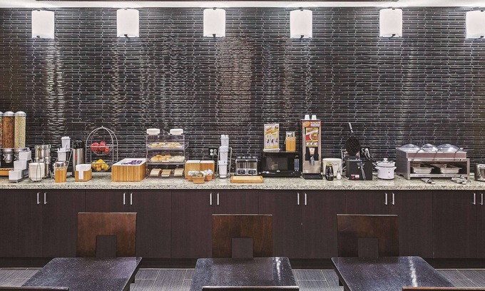 Pleasanton Hotel | La Quinta Inn & Suites by Wyndham Jourdanton - Pleasanton