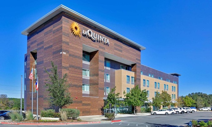 Lakeway Hotel | La Quinta Inn & Suites by Wyndham Lakeway