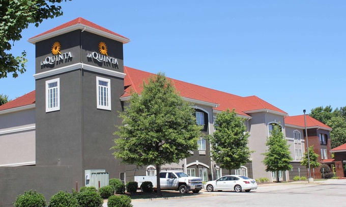 Madison Hotel | La Quinta Inn & Suites by Wyndham Huntsville Airport Madison