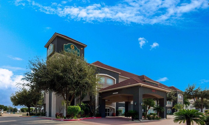 Mission Hotel | La Quinta Inn & Suites by Wyndham Mission at West McAllen