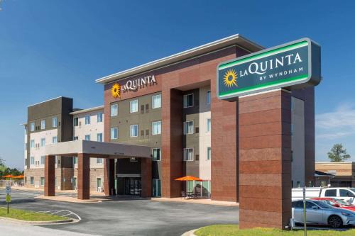 Augusta Hotel | La Quinta Inn & Suites by Wyndham Augusta Fort Eisenhower