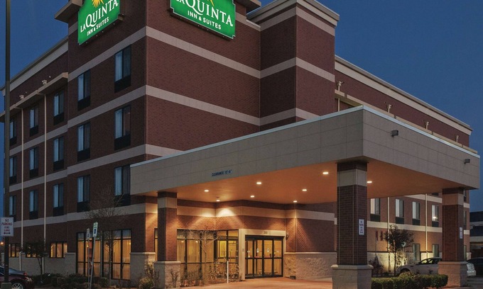 Edmond Hotel | La Quinta Inn & Suites by Wyndham Edmond