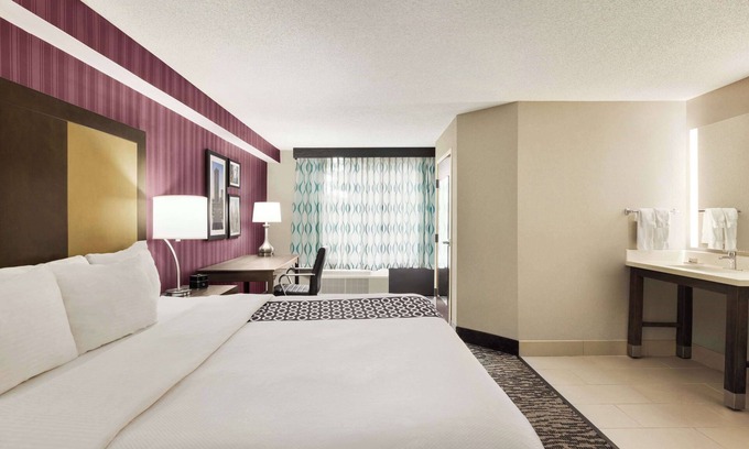 Elkton Hotel | La Quinta Inn & Suites by Wyndham Newark - Elkton