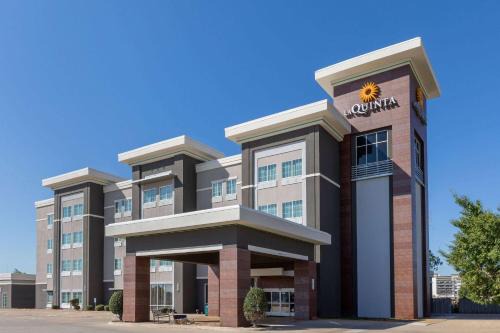 Durant Hotel | La Quinta Inn & Suites by Wyndham Durant