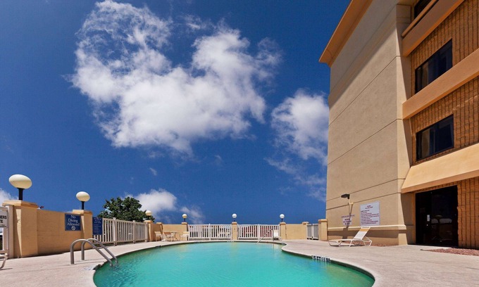 El Paso Hotel | La Quinta Inn & Suites by Wyndham El Paso West Bartlett