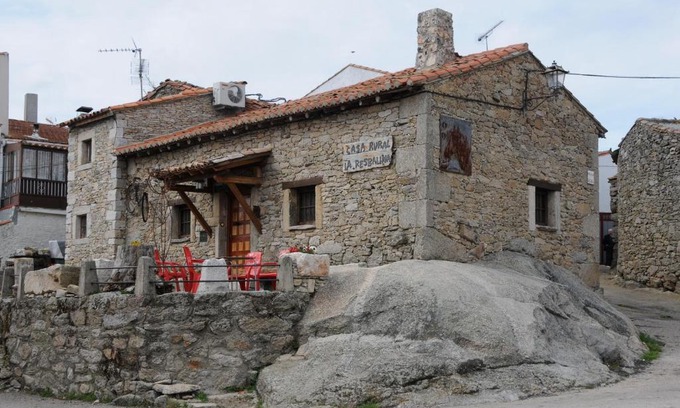 Cabeza del Caballo House | La Resbalina Casa Rural