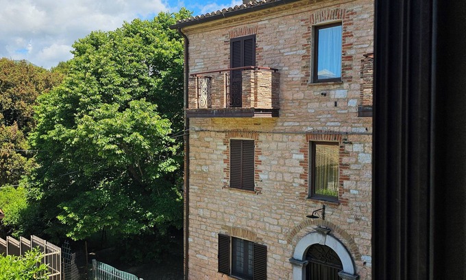 Fossato di Vico House | La Rosa dei Venti - Ponente [Country House]
