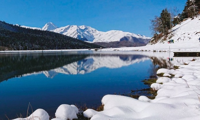 Bagneres-de-Bigorre Apartment | LA Roseraie à 2 mn à Pied des Thermes Spa Aquensis, Casino, au Pied des Pyrénées