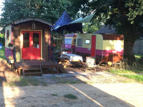 Bains-sur-Oust Other | La Roulotte CHAINOUX
