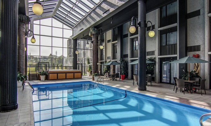 Chicoutimi Hotel | La Saguenéenne - Hôtel et Centre de Congrès