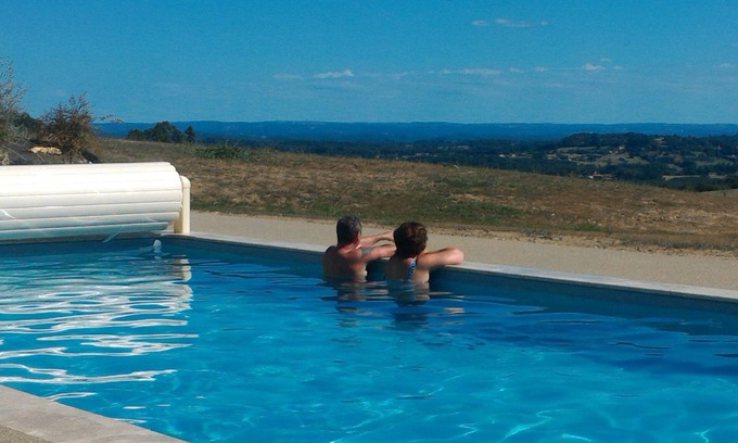 Marcillac-Saint-Quentin Bed & Breakfast | La Sarlamandre