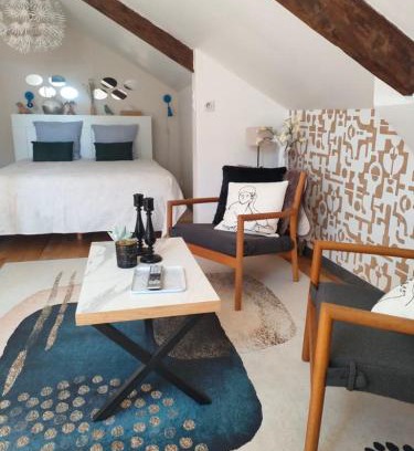 Guingamp Apartment | La Suite 27 bis, appartement indépendant avec terrasse, proche gare et centre