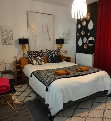 Guingamp Bed & Breakfast | La Suite 27, proche gare et centre ville
