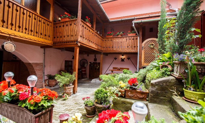 Sighisoara House | La Teo Pensiune si Pivnita