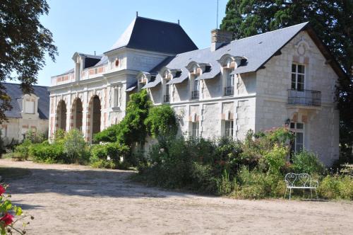 Brain-sur-Allonnes Apartment | La Terrasse de L'Orangerie du Château - Art Nouveau - GITE 2 Personnes