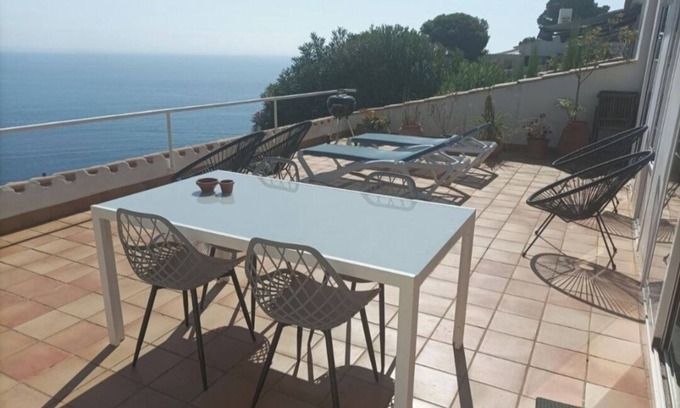 Aiguablava Apartment | "La Terrasse de la mer 8"Air-conditioned chalet (74m2+60m2 terrace)-Wifi-BBQ-Pkg