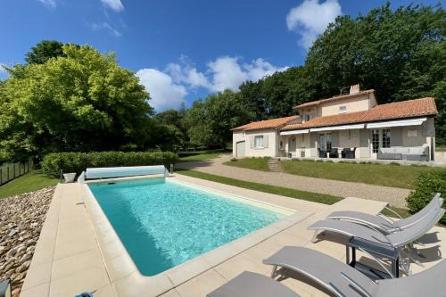 Douzillac Villa | La Terrasse