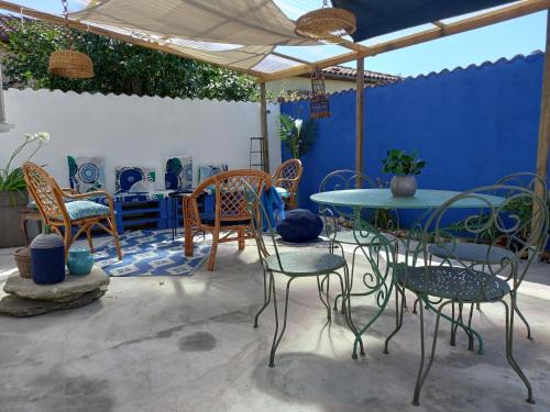 Le Passage House | La terrasse Majorelle.