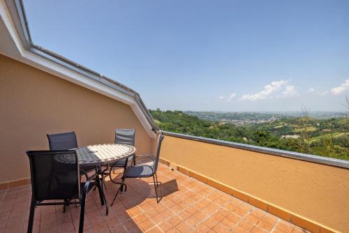 Cassinasco Apartment | La Terrazza