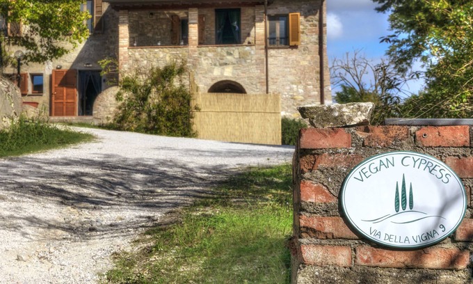 Collesanto Apartment | La Torretta - apartment with fantastic views over Umbrian valleys and hills
