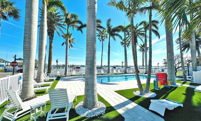 Pass-a-Grille Historic District Apartment | La Tortuga Historic Downtown Pass A Grille St Pete Beach 1 thru 9