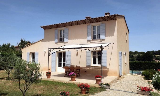 La Tour-d'Aigues Villa | La Tour d'Aigues : rental with private pool for vacation in Luberon.
