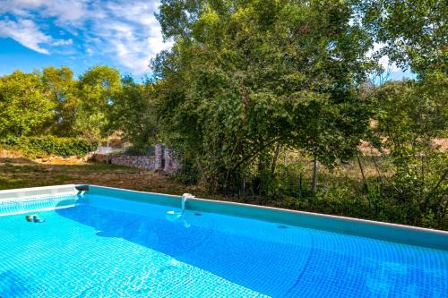 La Tour-Sur-Orb House | La Trêve