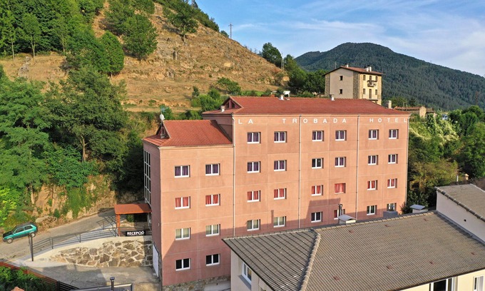 Ripoll House | La Trobada Hotel Sport