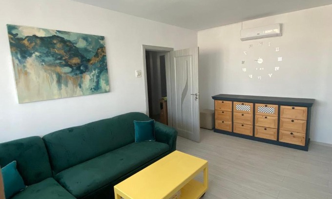 Onesti Apartment | La Ursi