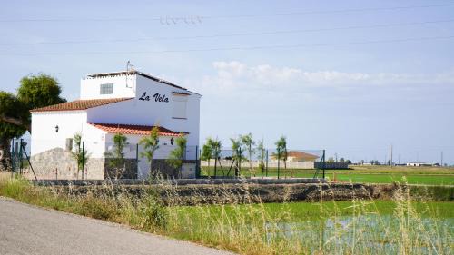 Sant Jaume d'Enveja House | La Vela