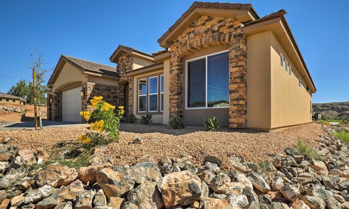 La Verkin House | La Verkin Home with Hot Tub, Kayaks, and Bikes!