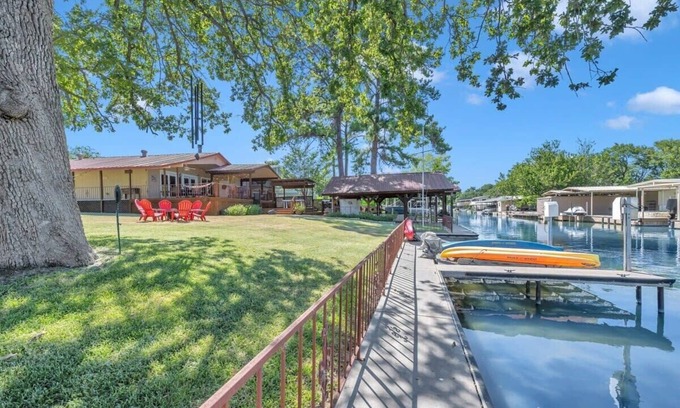 Granite Shoals House | La Vida Lago- Waterfront home|Water Toys