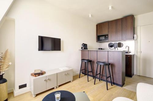 Saint-Merri Apartment | La vie du marais