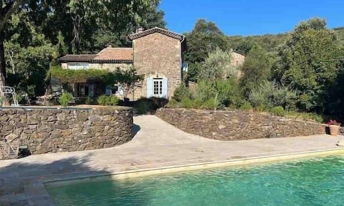 Corbes House | La villa du méneriel