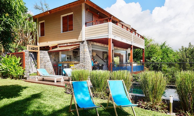 Cap Champagne Villa | La villa Paille en Queue 4p: luxury villa with swimming pool and sea view in Saint-Gilles