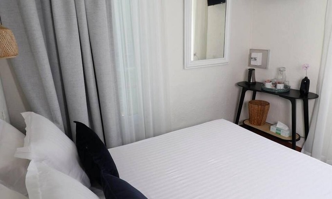 Vence Hotel | LA Villa Roseraie , Hotel Familial Ouvert Toute L Annee Animaux Acceptes