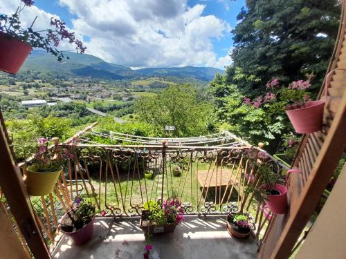 Compiano Apartment | La Vista Sul Castello