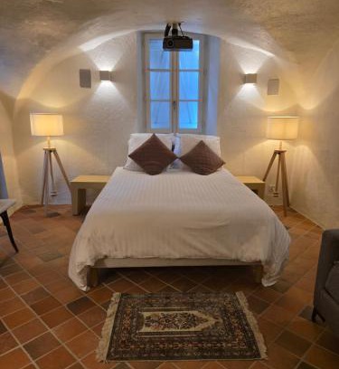 Saint-Saturnin House | La Voûte Noble
