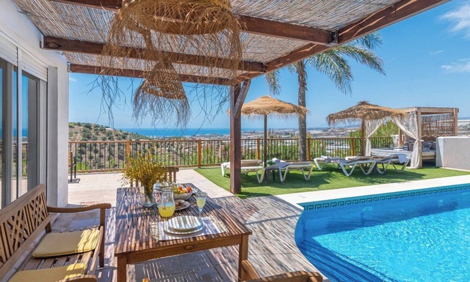 Algarrobo Villa | La Yedra Algarrobo by Ruralidays