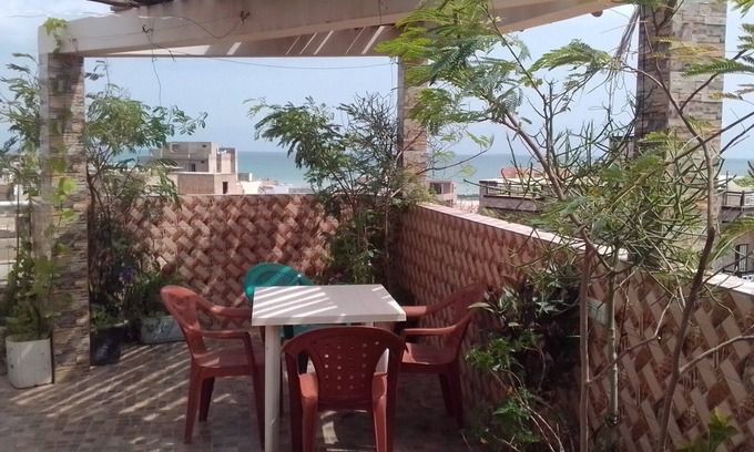 Pointe des Almadies Apartment | Labellechambre - Grand-mbao, Appartement Calme